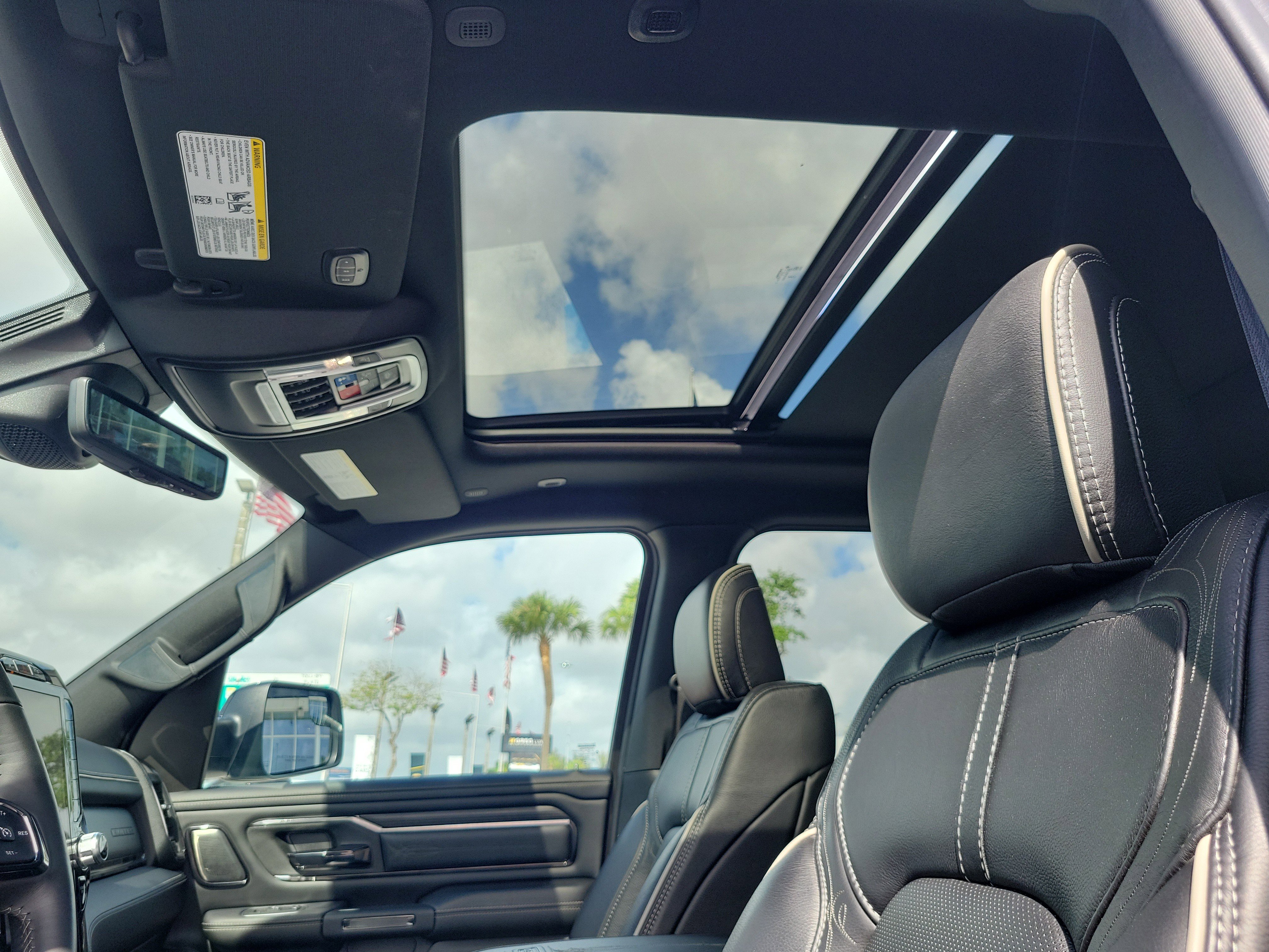 Used 2024 RAM 1500 Limited image 12