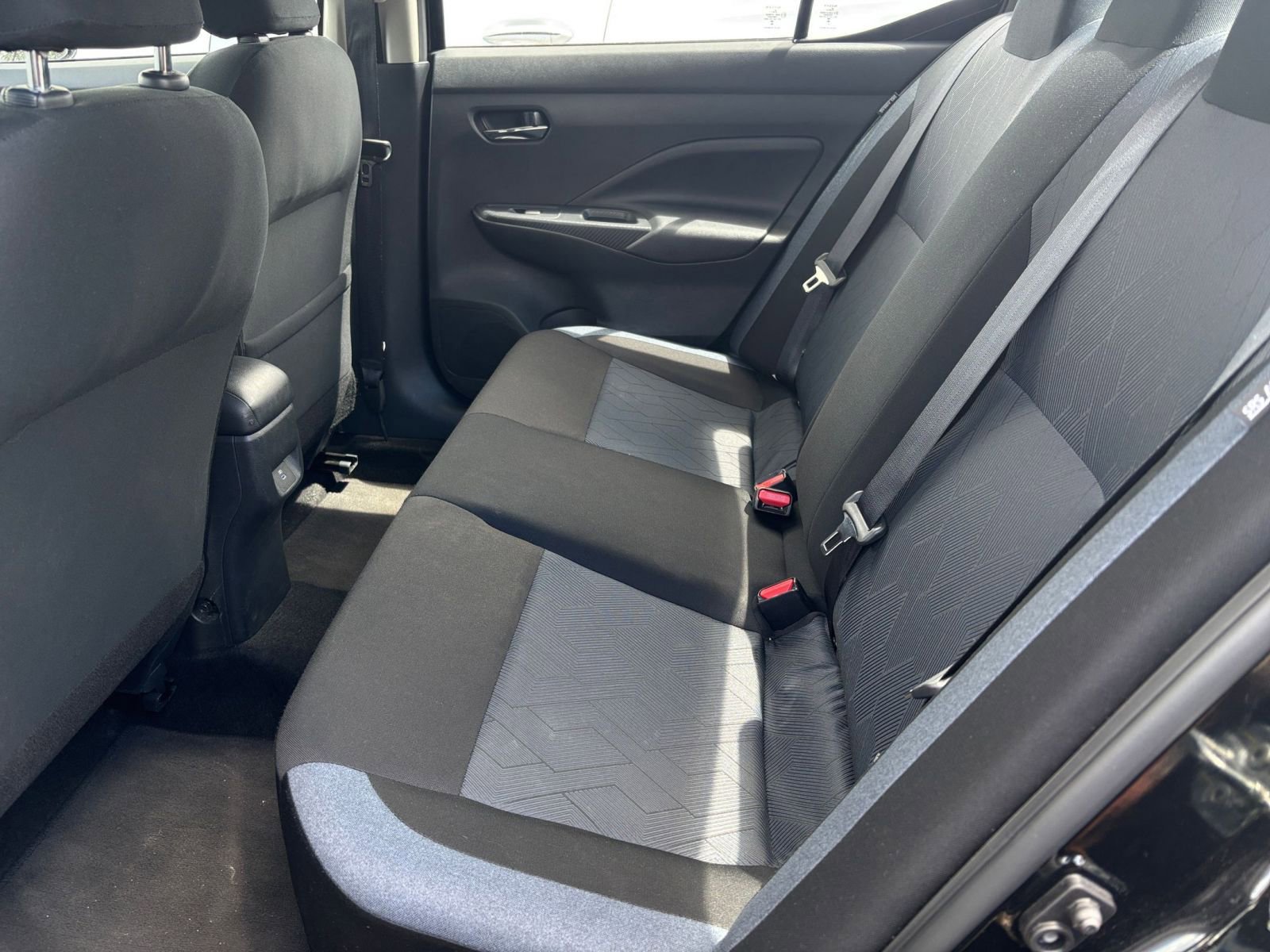 Used 2025 Nissan Versa SV FWD image 23