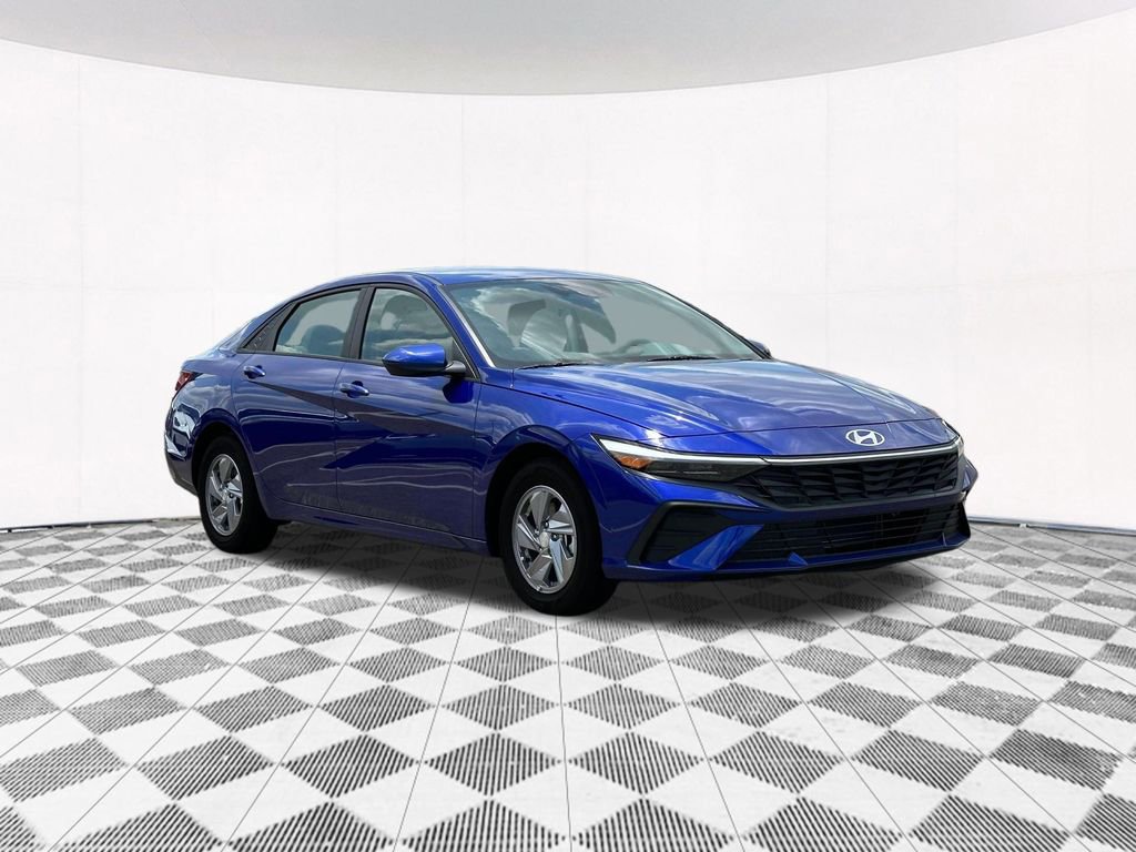 New 2025 Hyundai Elantra SE image 17