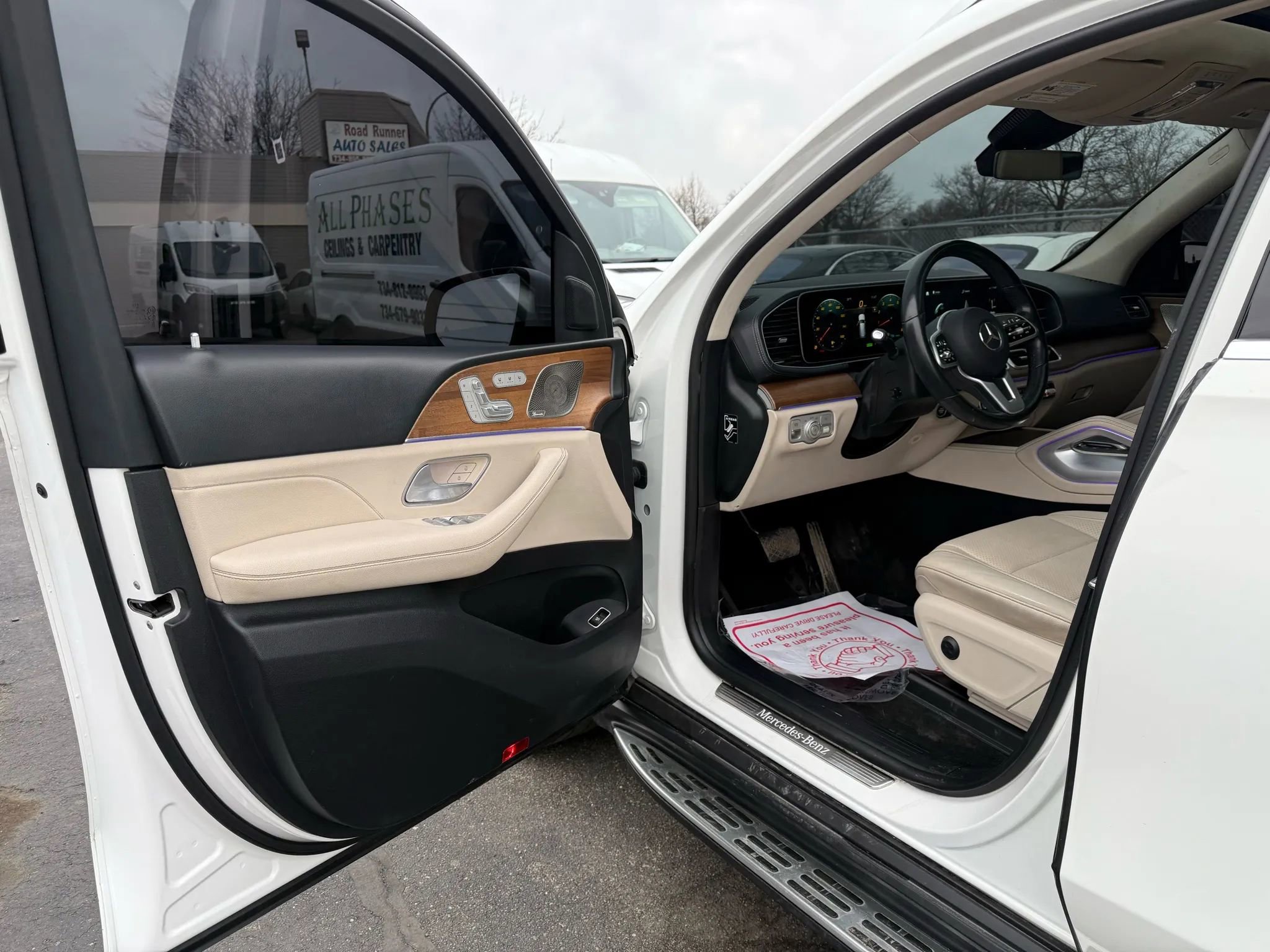 Used 2021 Mercedes-Benz GLS 450 4MATIC image 11