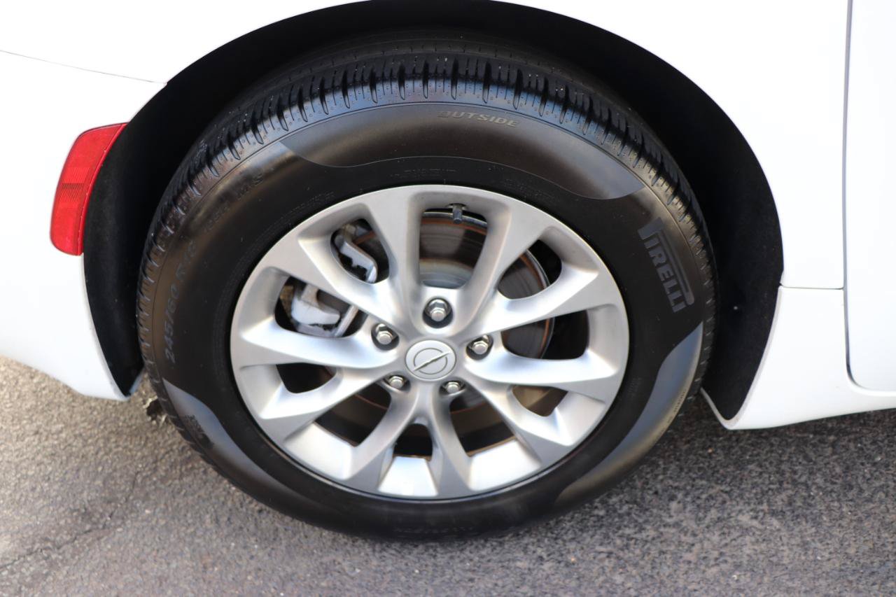 Used 2026 Chrysler Pacifica Limited FWD image 66