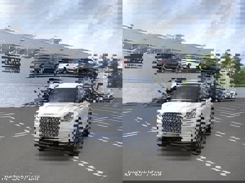 New 2026 Lincoln Corsair Premiere image 2