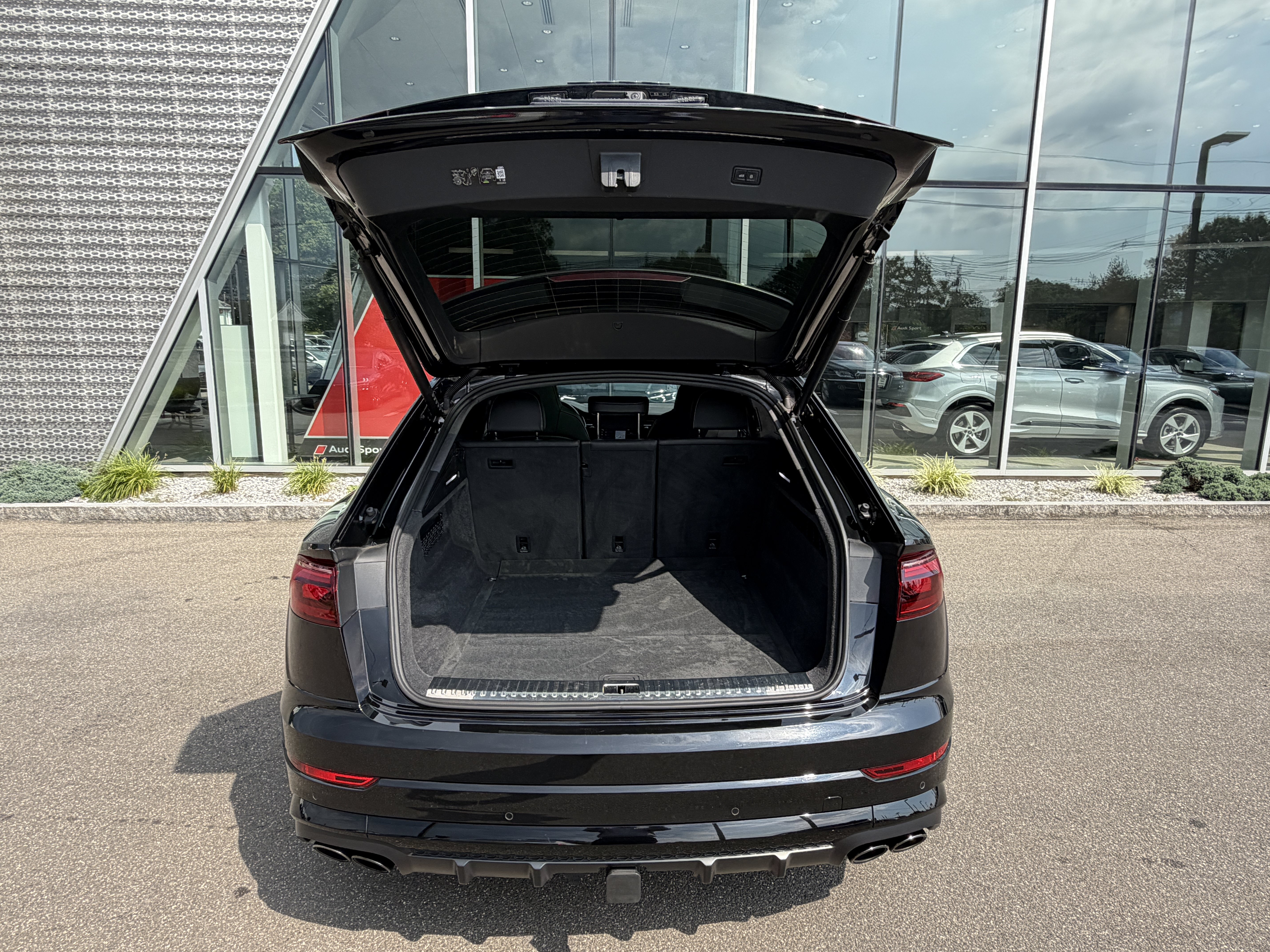 Certified 2025 Audi SQ8 Prestige w/ Prestige Package AWD/4WD image 19