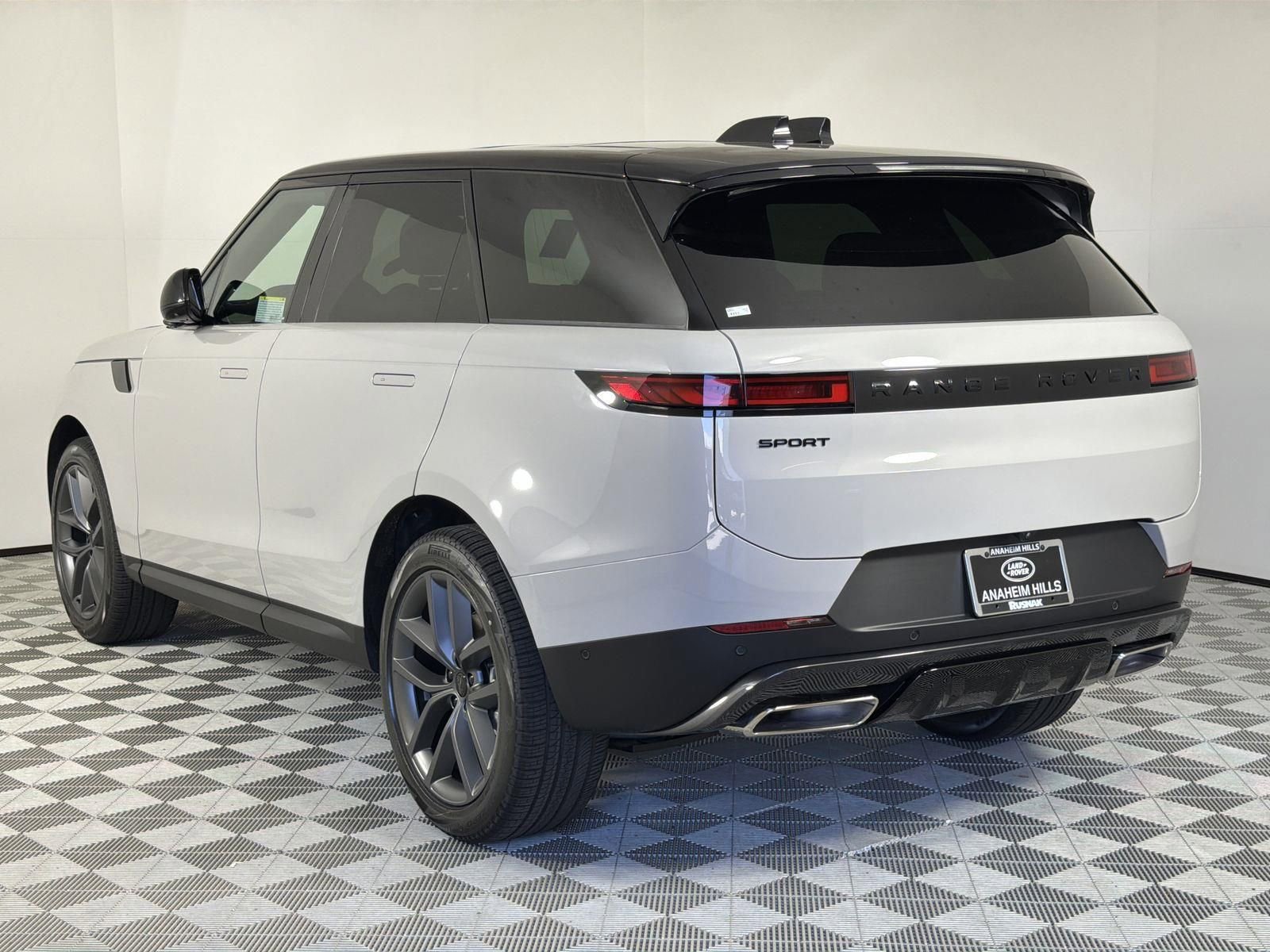 New 2026 Land Rover Range Rover Sport SE image 3