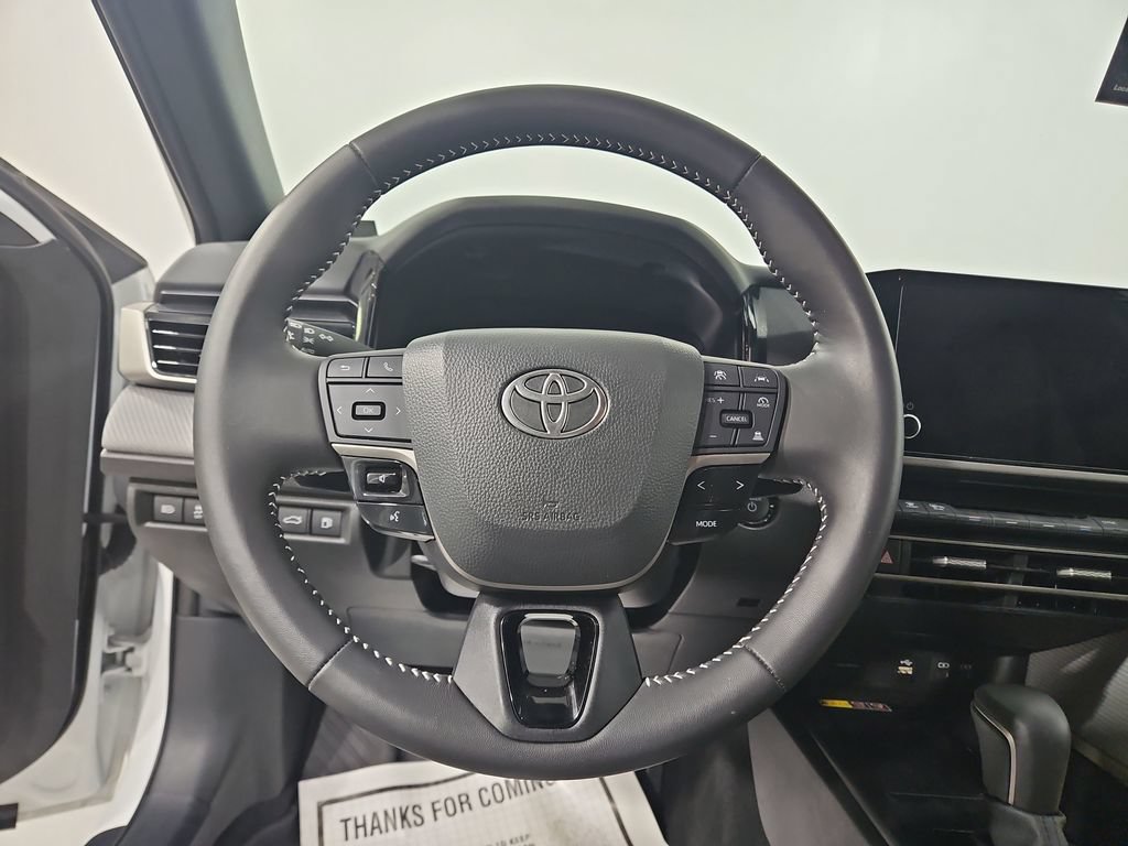 Used 2025 Toyota Camry SE FWD image 14