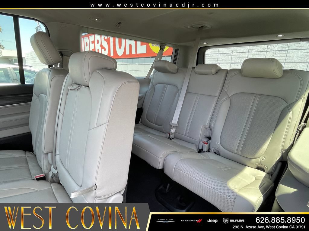 Used 2024 Jeep Wagoneer L Series III w/ Flexible Seating Group AWD/4WD image 15