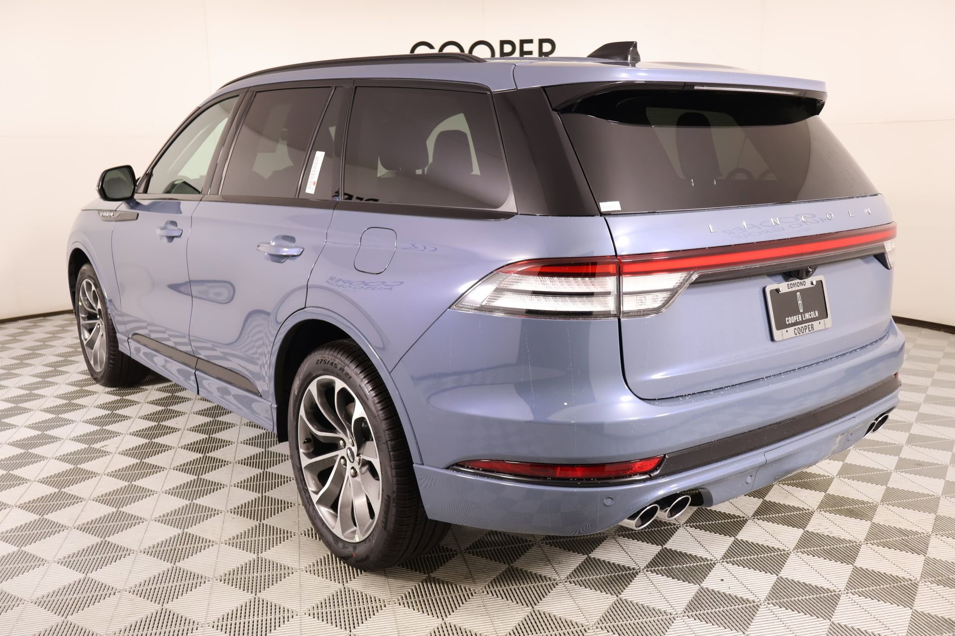 New 2026 Lincoln Aviator AWD image 24