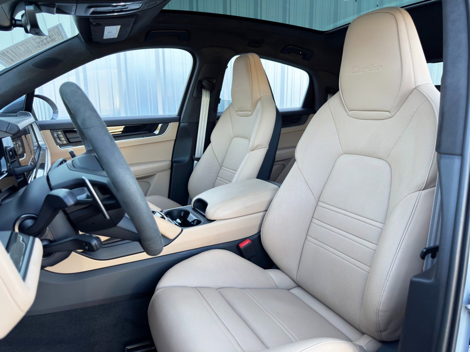 Used 2024 Porsche Cayenne Turbo image 44