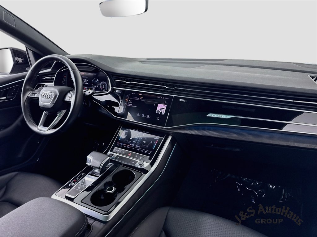 Used 2022 Audi Q8 Premium Plus w/ Premium Plus Package AWD/4WD image 31