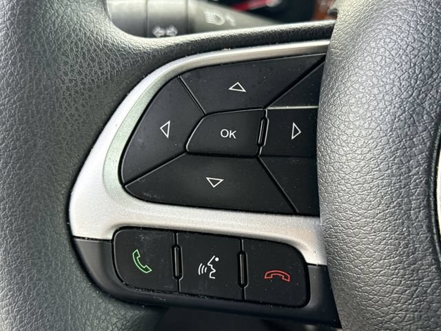Certified 2023 Jeep Renegade Latitude AWD/4WD image 30