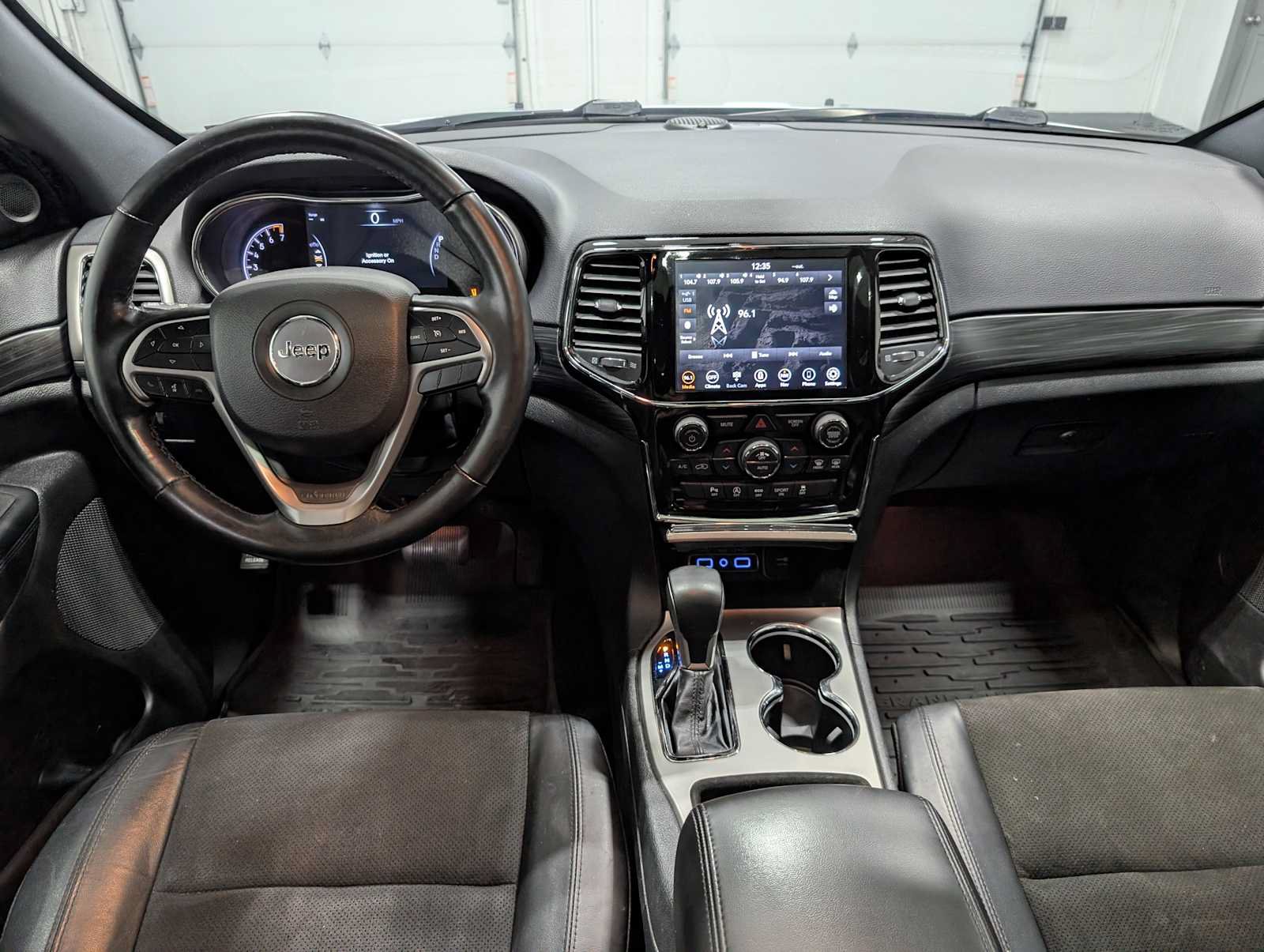 Used 2021 Jeep Grand Cherokee Laredo X AWD/4WD image 18
