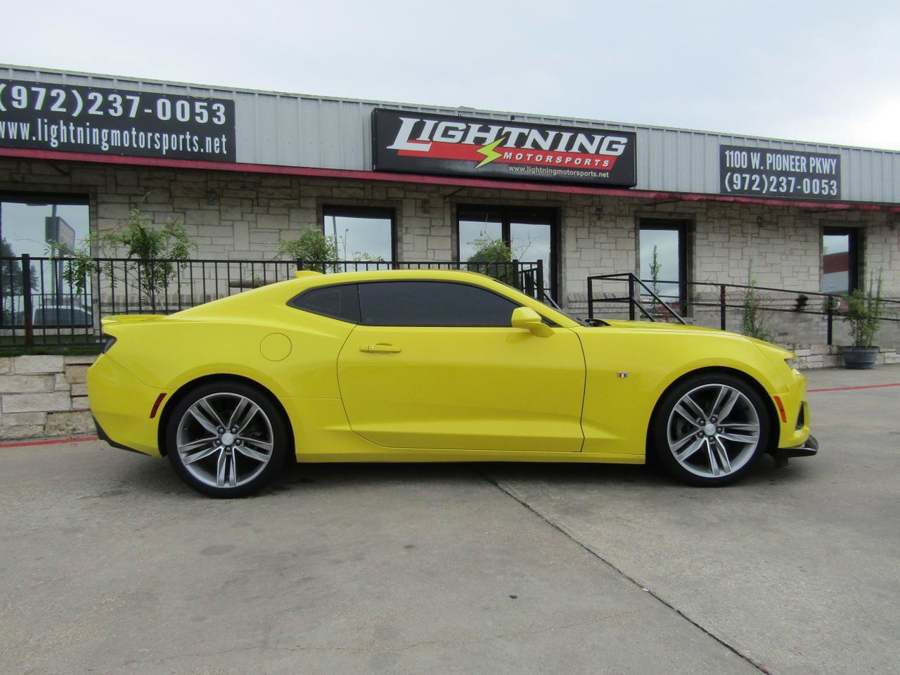 Used 2017 Chevrolet Camaro LT w/ RS Package RWD image 5
