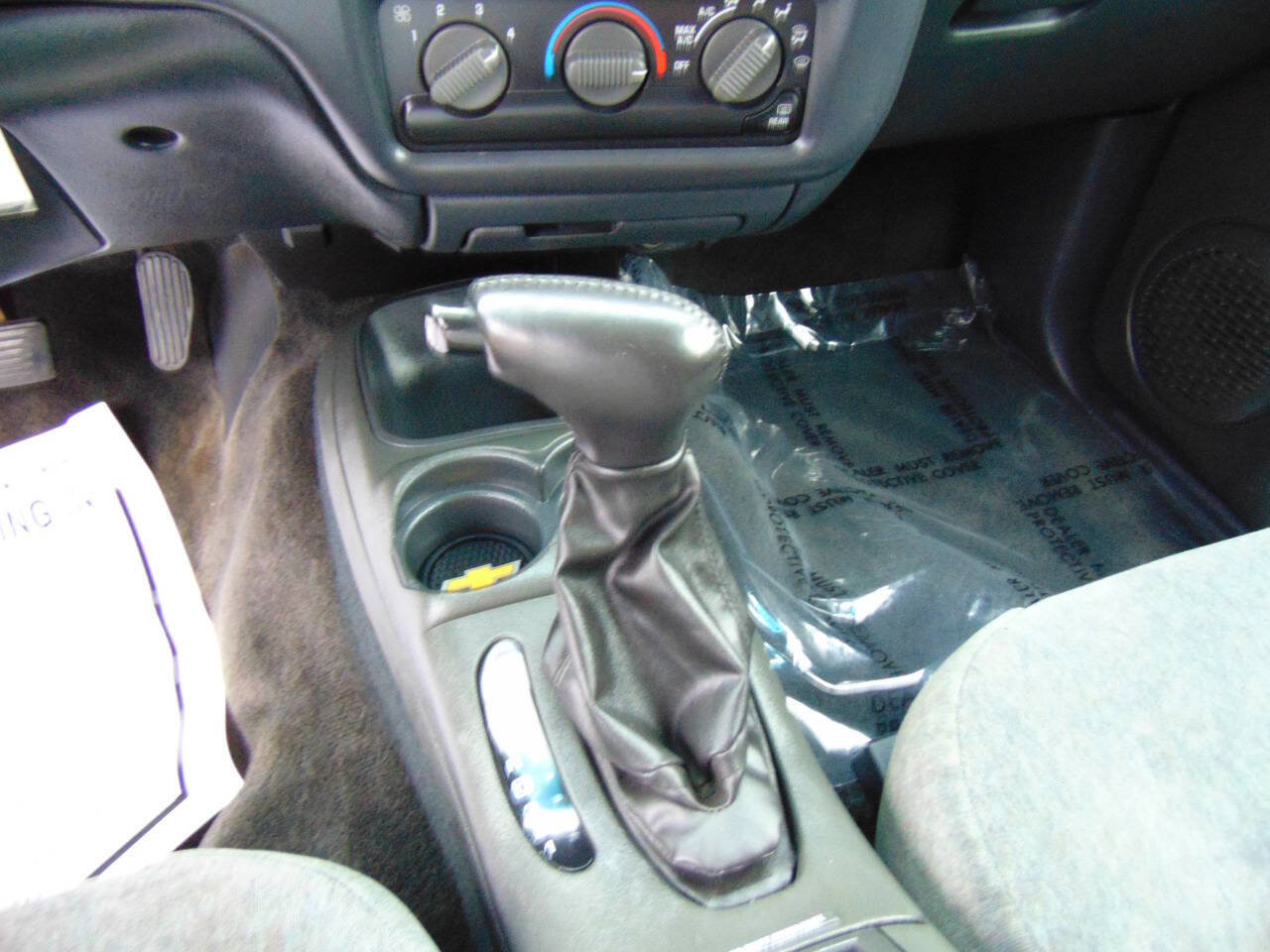 Used 2002 Chevrolet Blazer LS w/ Preferred Equipment Group image 23