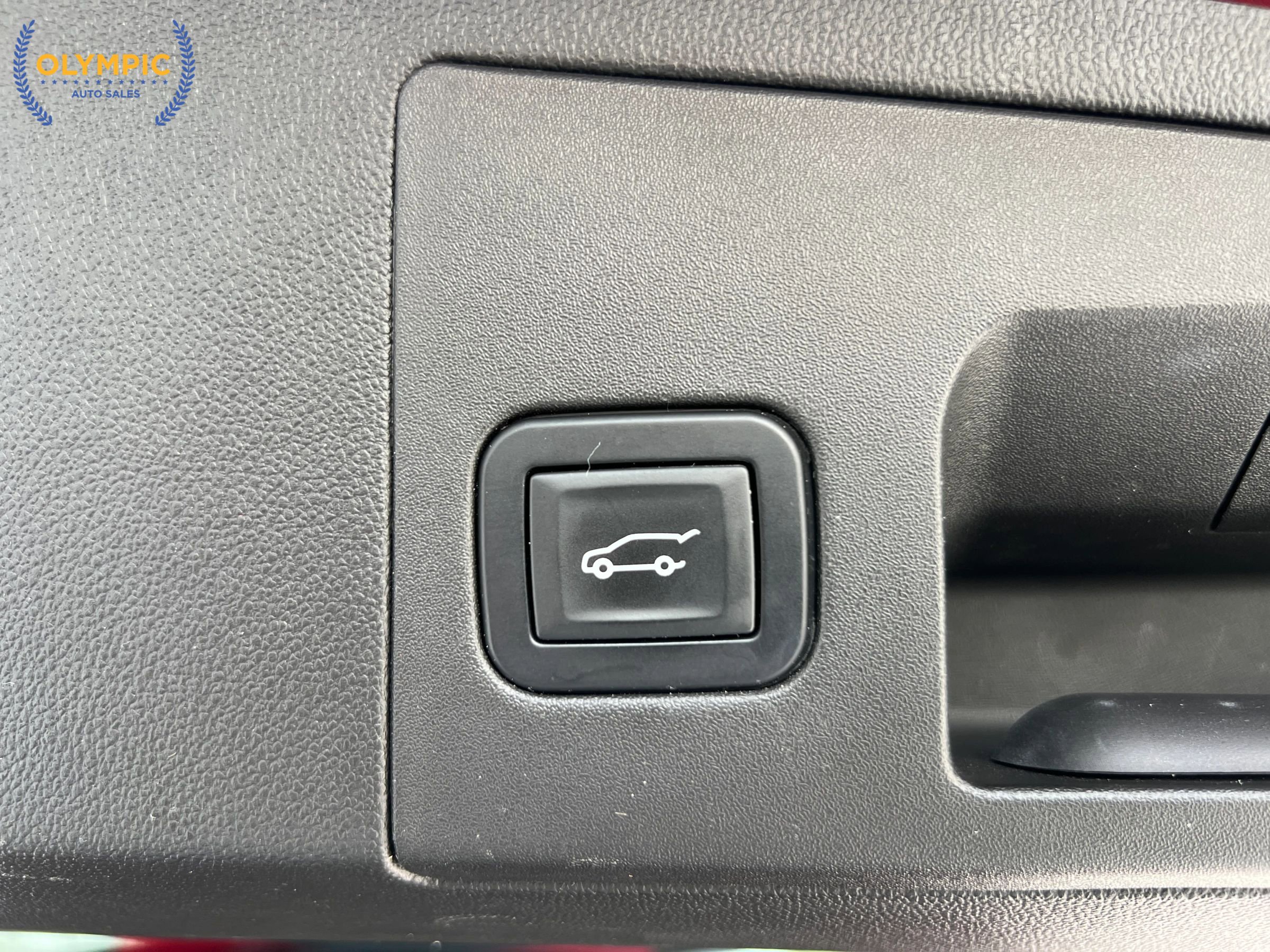 Used 2017 Cadillac XT5 Luxury w/ Driver Awareness Package FWD image 43