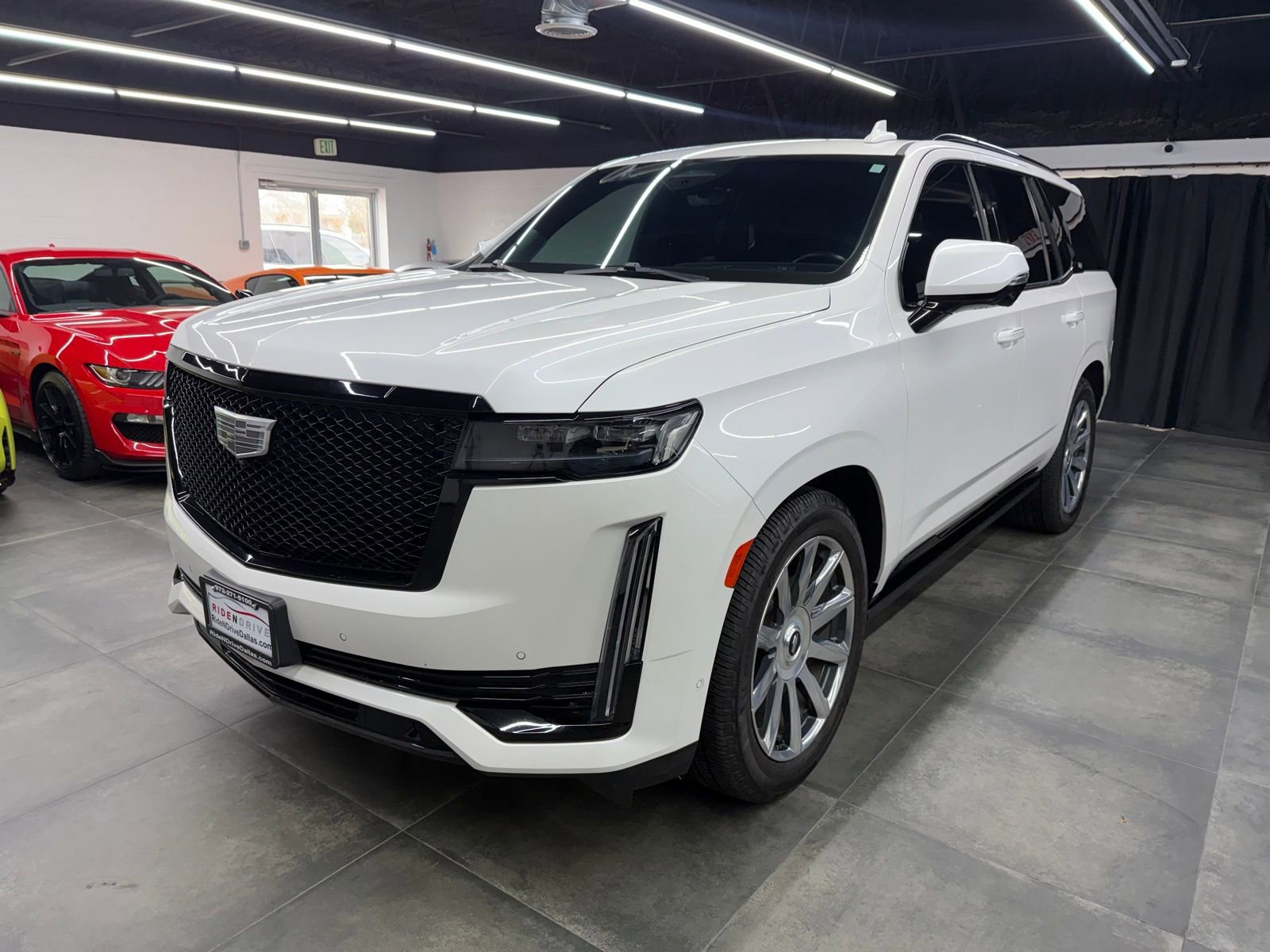 Used 2023 Cadillac Escalade Sport Platinum w/ LPO, ONYX Package video 1