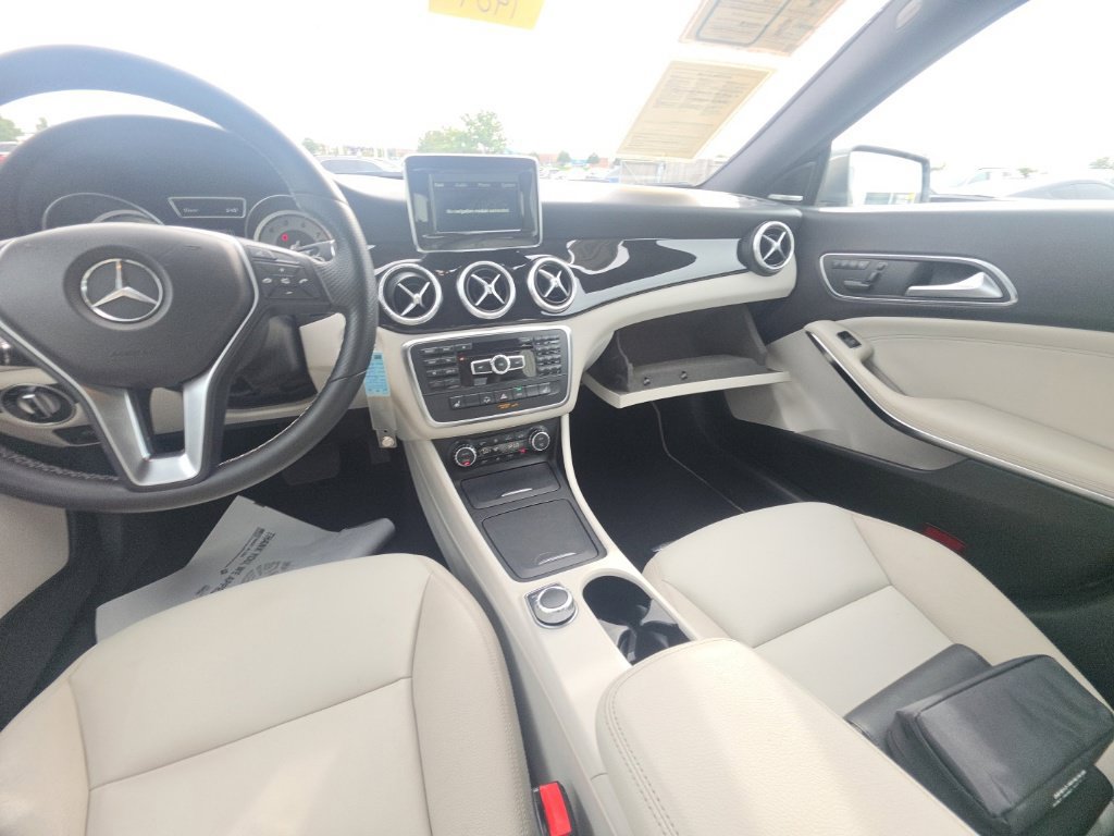 Used 2014 Mercedes-Benz CLA 250 4MATIC image 25
