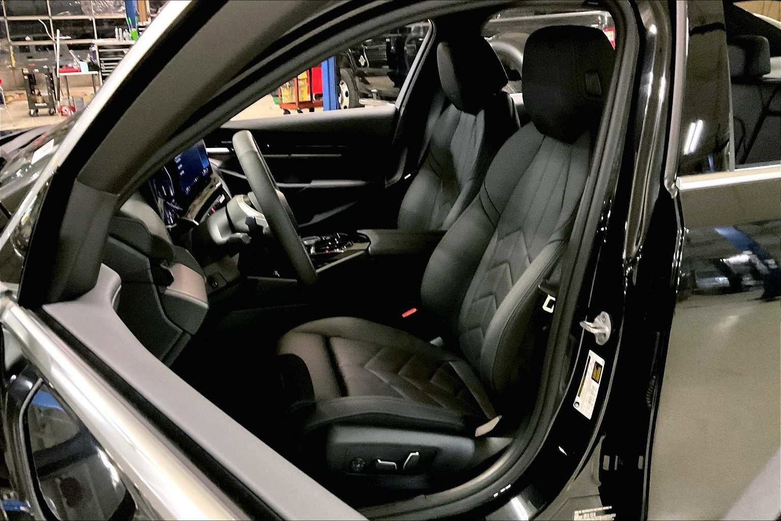Used 2025 BMW 530i RWD image 6
