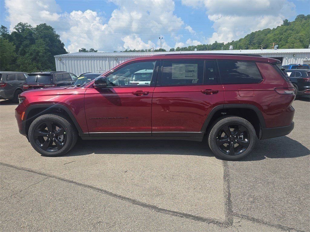 New 2025 Jeep Grand Cherokee L Altitude image 7