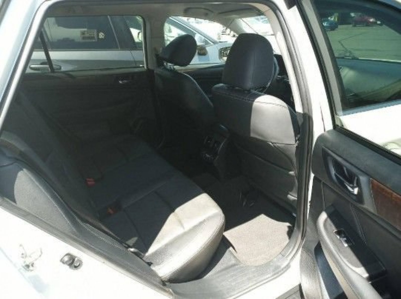 Used 2018 Subaru Outback 2.5i Limited AWD/4WD image 9