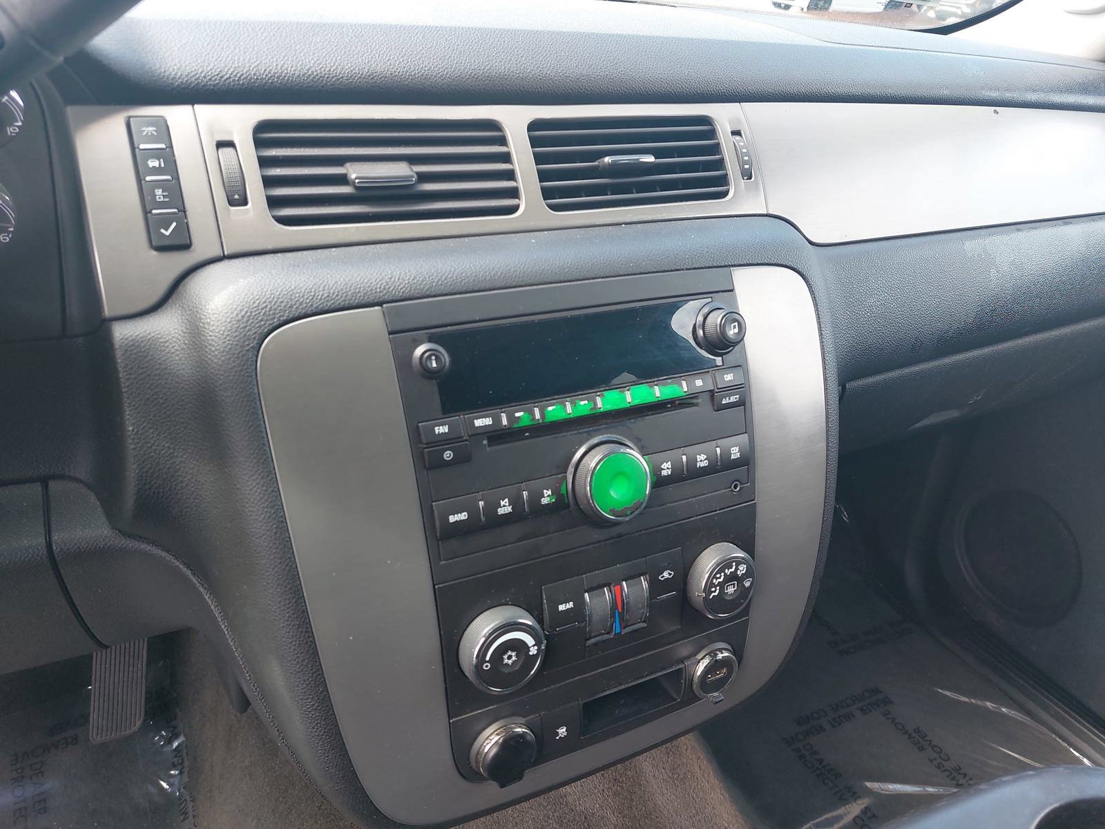 Used 2010 Chevrolet Suburban LS RWD image 19