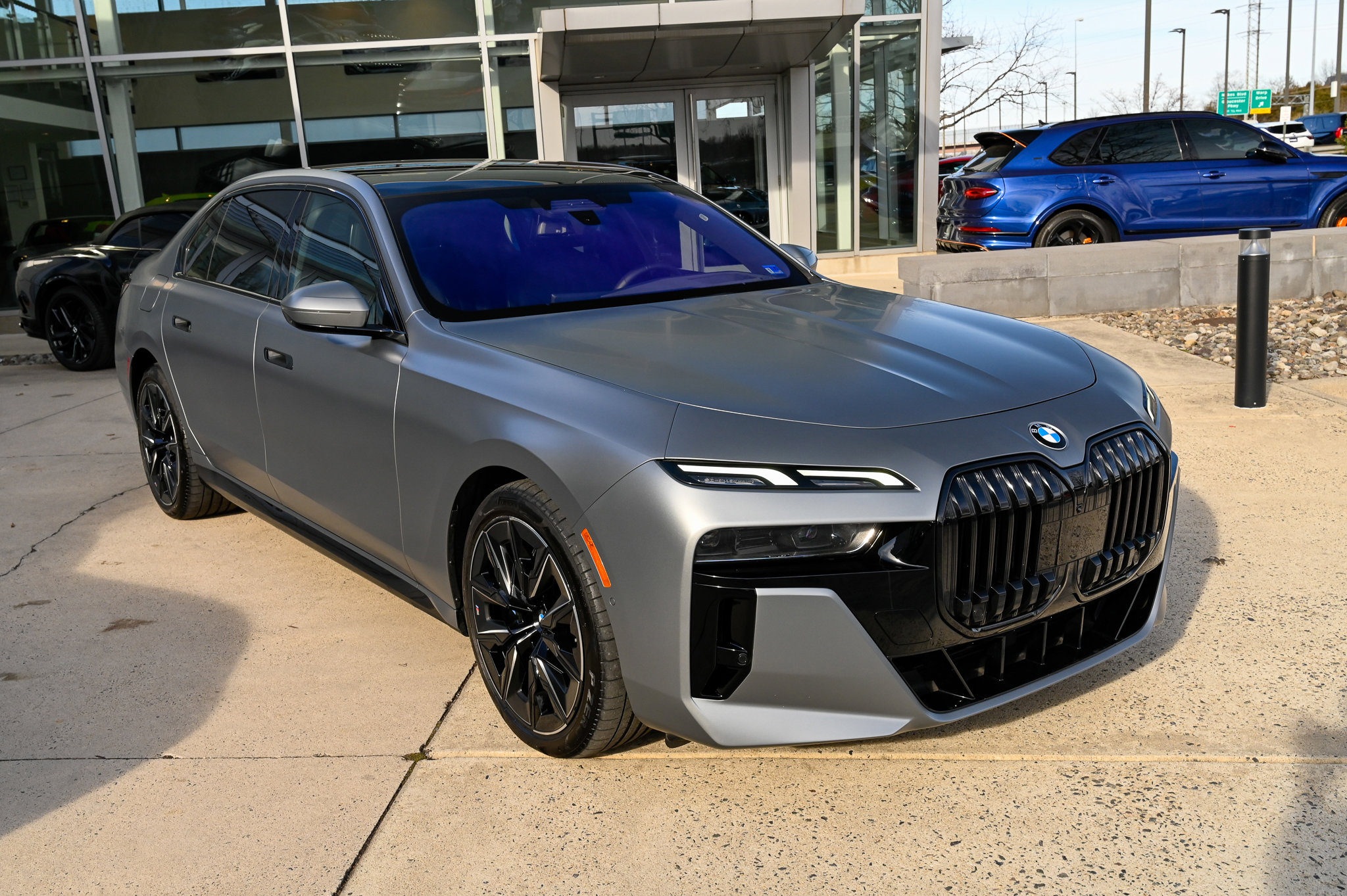 Used 2023 BMW 760i xDrive 760i xDrive image 3