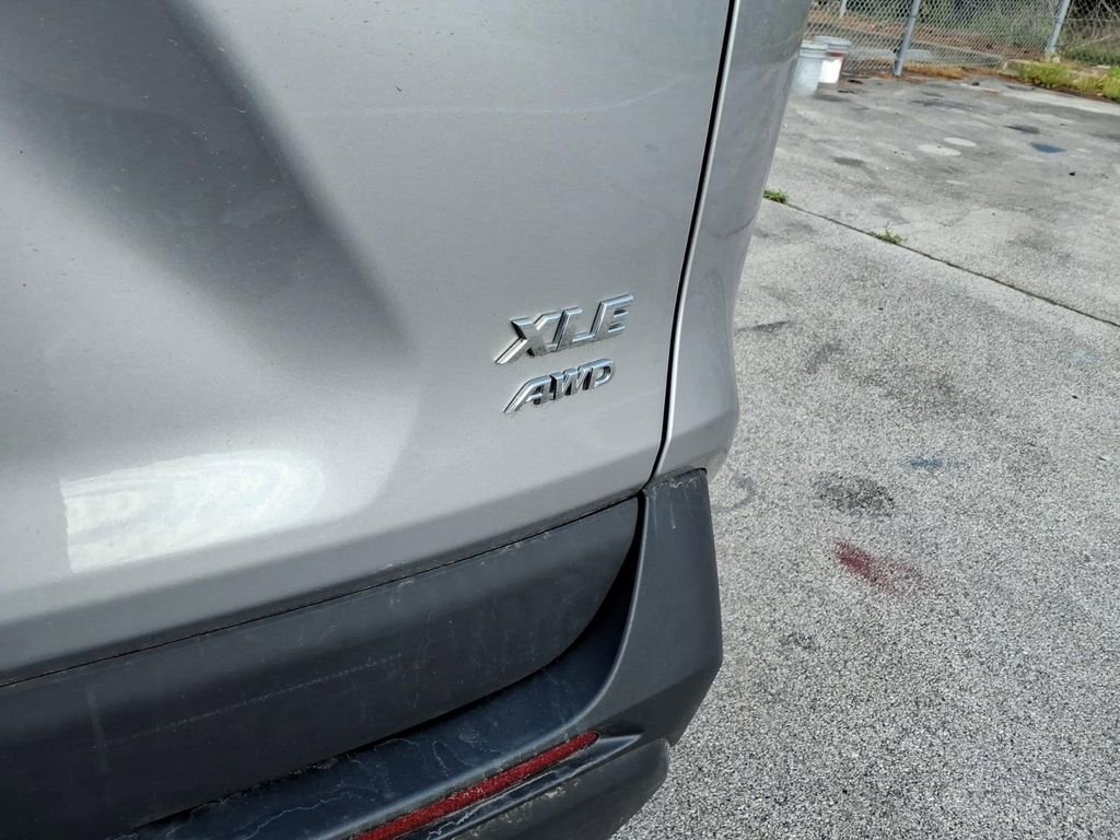 Used 2019 Toyota RAV4 XLE AWD/4WD image 22