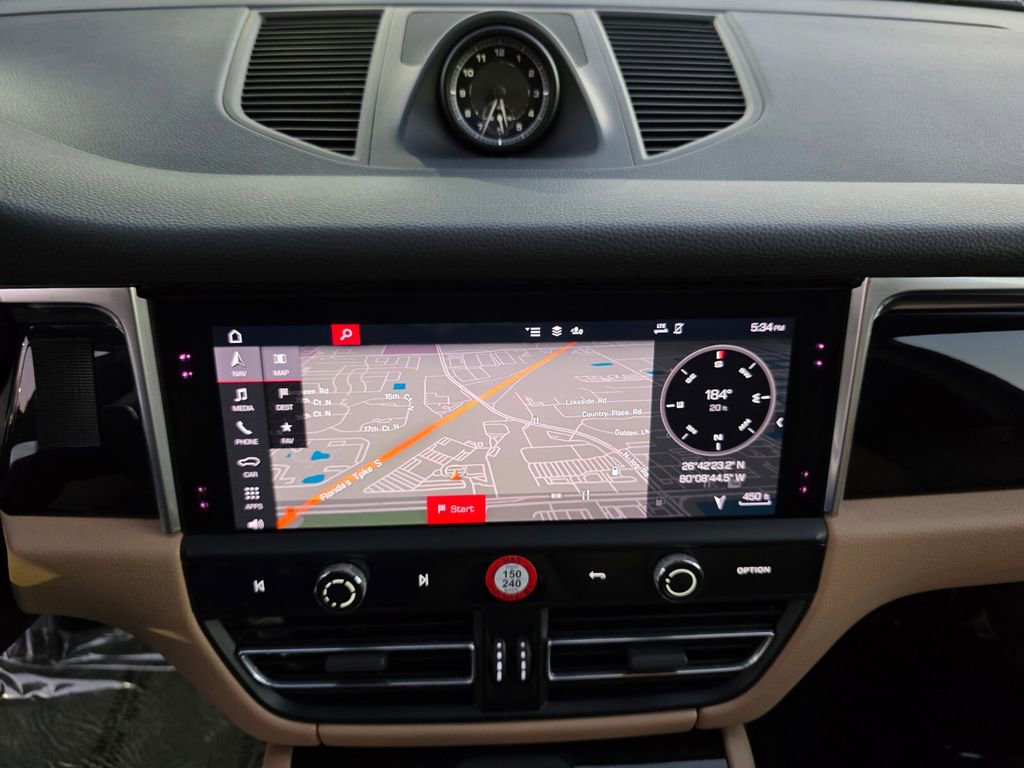 Used 2024 Porsche Macan S image 22