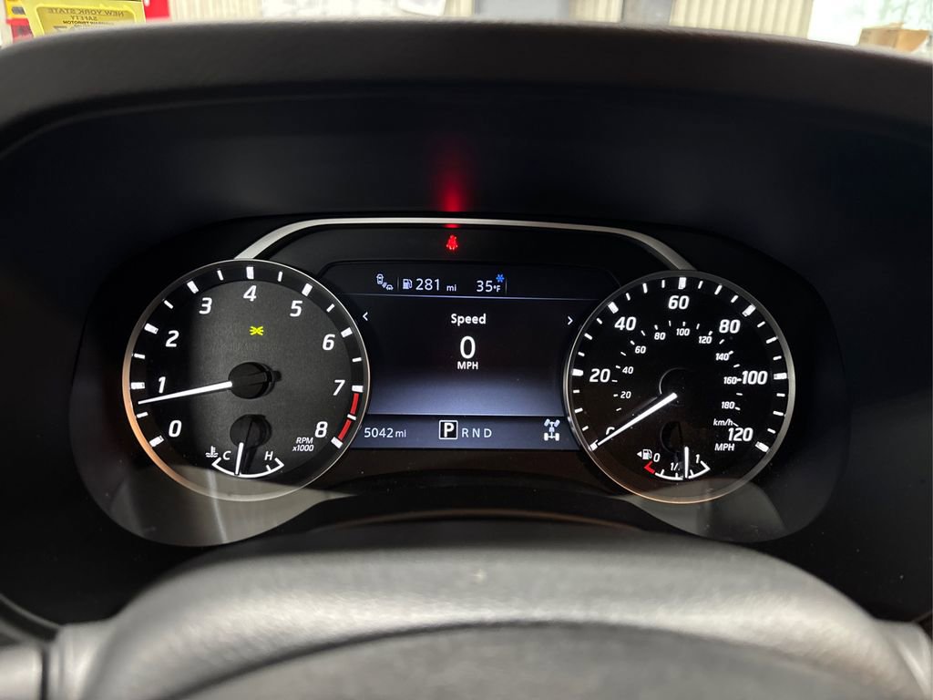 Used 2025 Nissan Frontier SV image 21