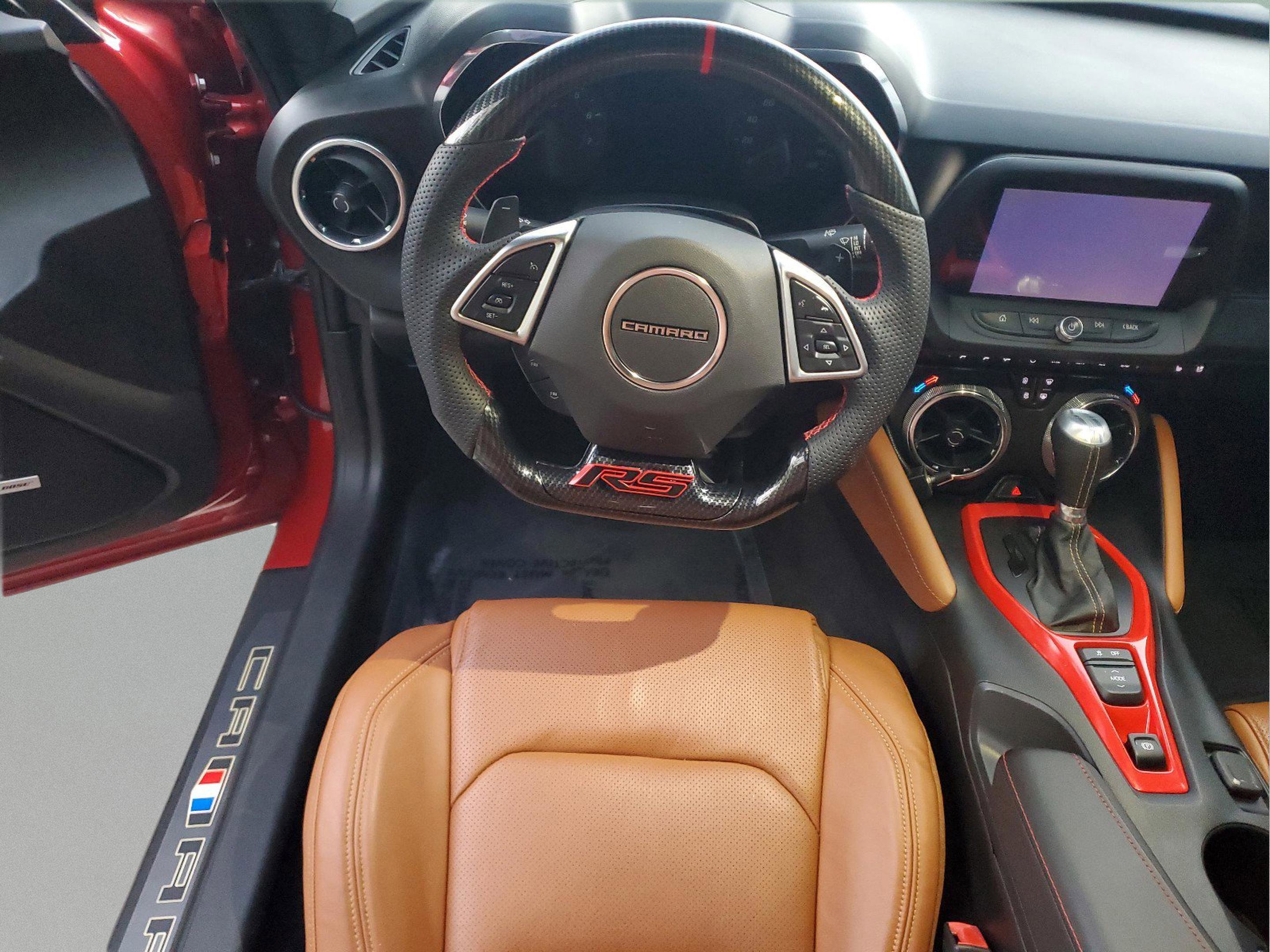 Used 2019 Chevrolet Camaro LT w/ Technology Package image 10