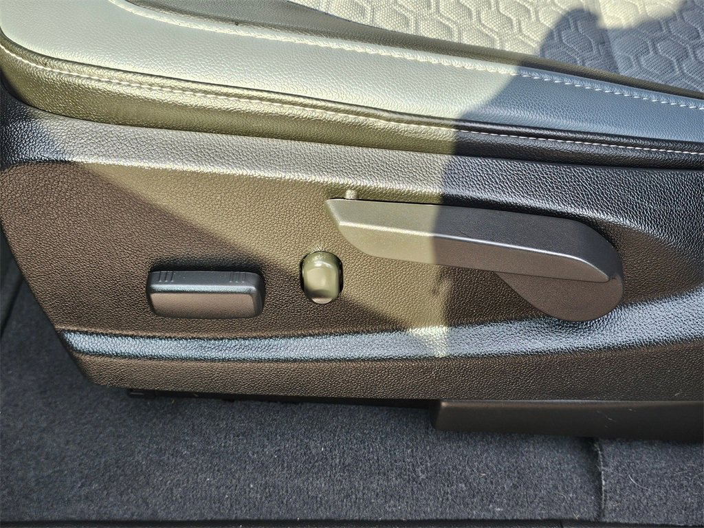 Used 2021 Chevrolet Colorado Z71 w/ Safety Package image 19