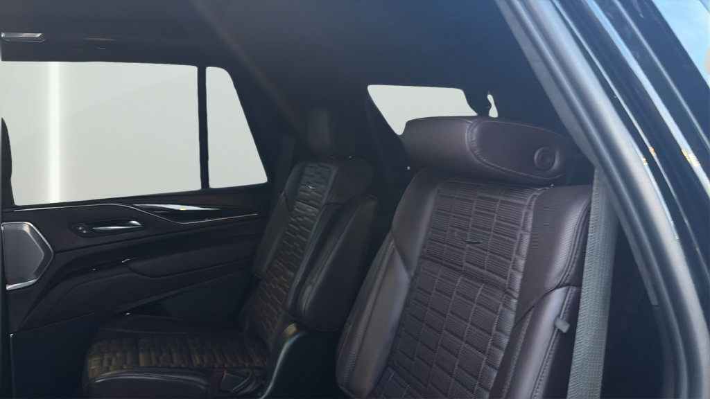 Used 2023 Cadillac Escalade Sport Platinum w/ LPO, ONYX Package AWD/4WD image 26