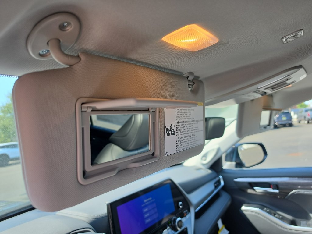 New 2026 Toyota Highlander Limited AWD/4WD image 13