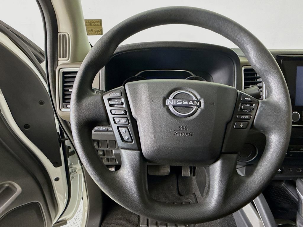 Used 2022 Nissan Frontier SV w/ Technology Package image 12