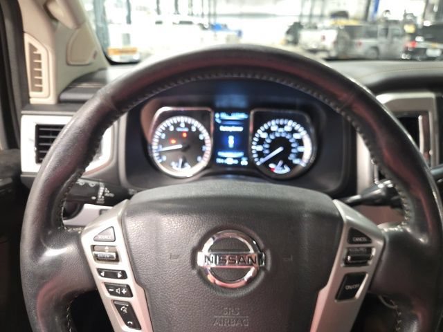 Used 2018 Nissan Titan PRO-4X w/ Pro-4x Convenience Package AWD/4WD image 17