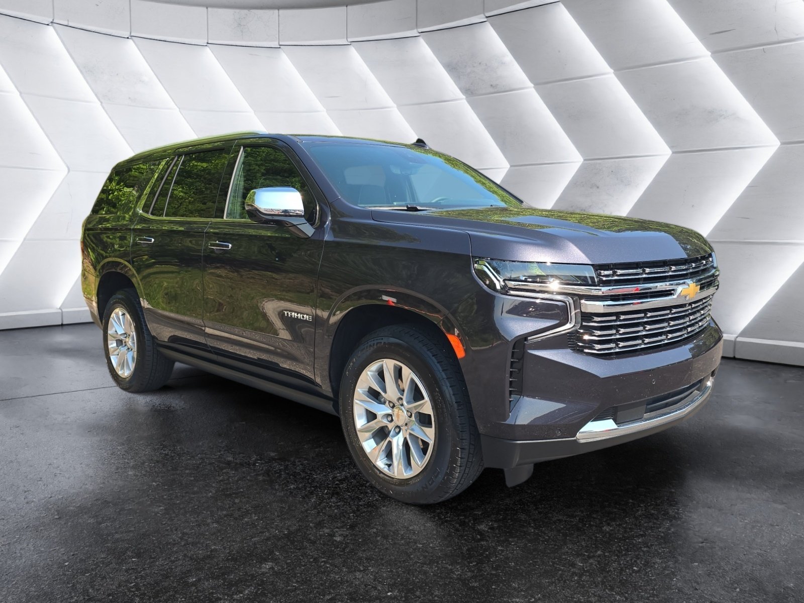 Used 2024 Chevrolet Tahoe Premier AWD/4WD image 7