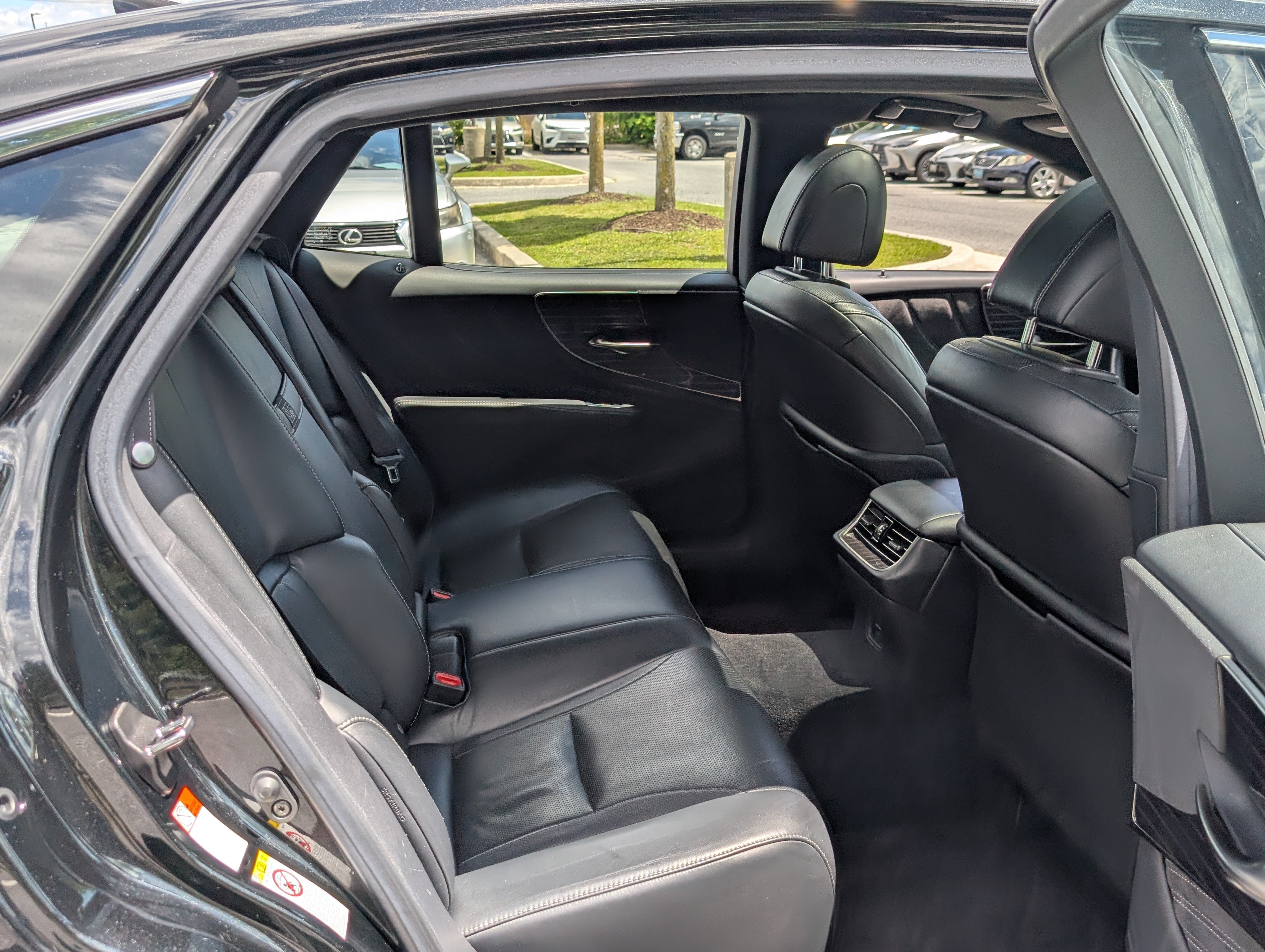Used 2018 Lexus LS 500 AWD w/ Accessory Package (Z2) image 12