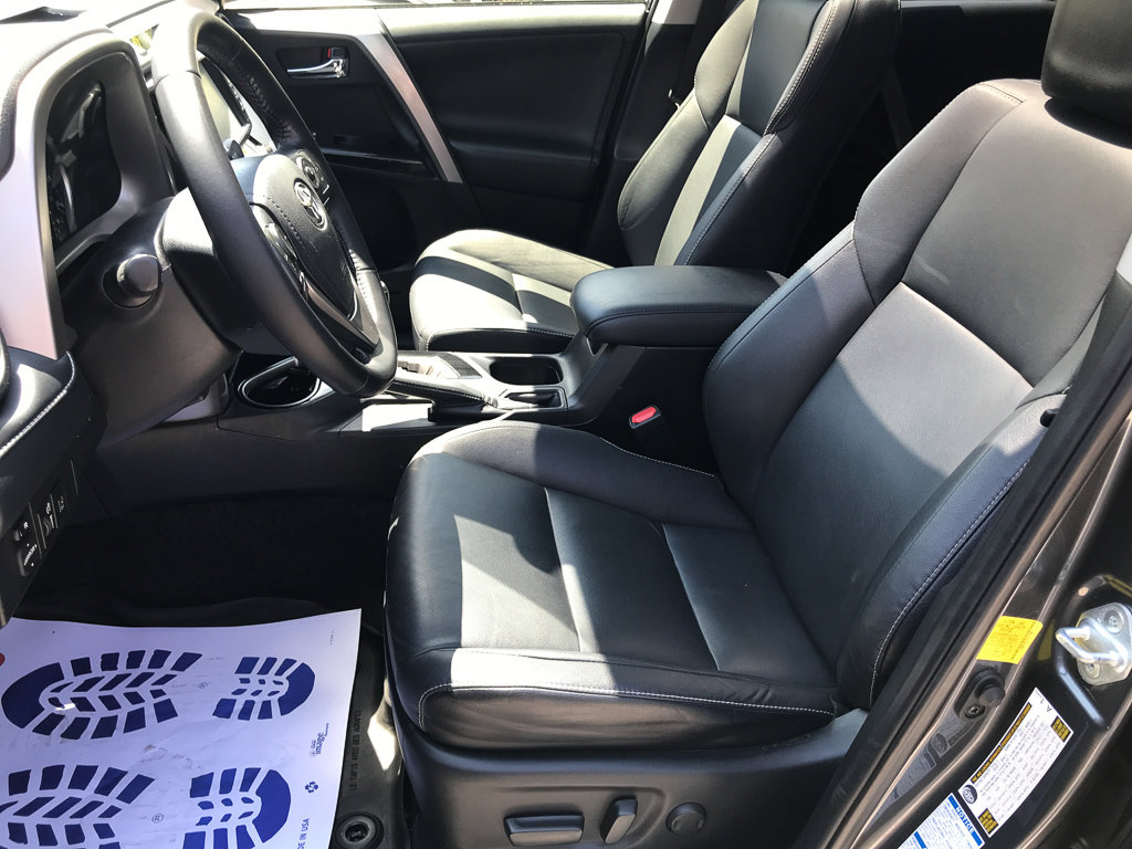 Used 2017 Toyota RAV4 Limited w/ Advanced Technology Package AWD/4WD image 28