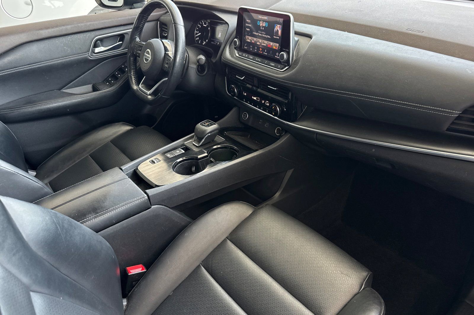 Used 2021 Nissan Rogue SV w/ Premium Package FWD image 19