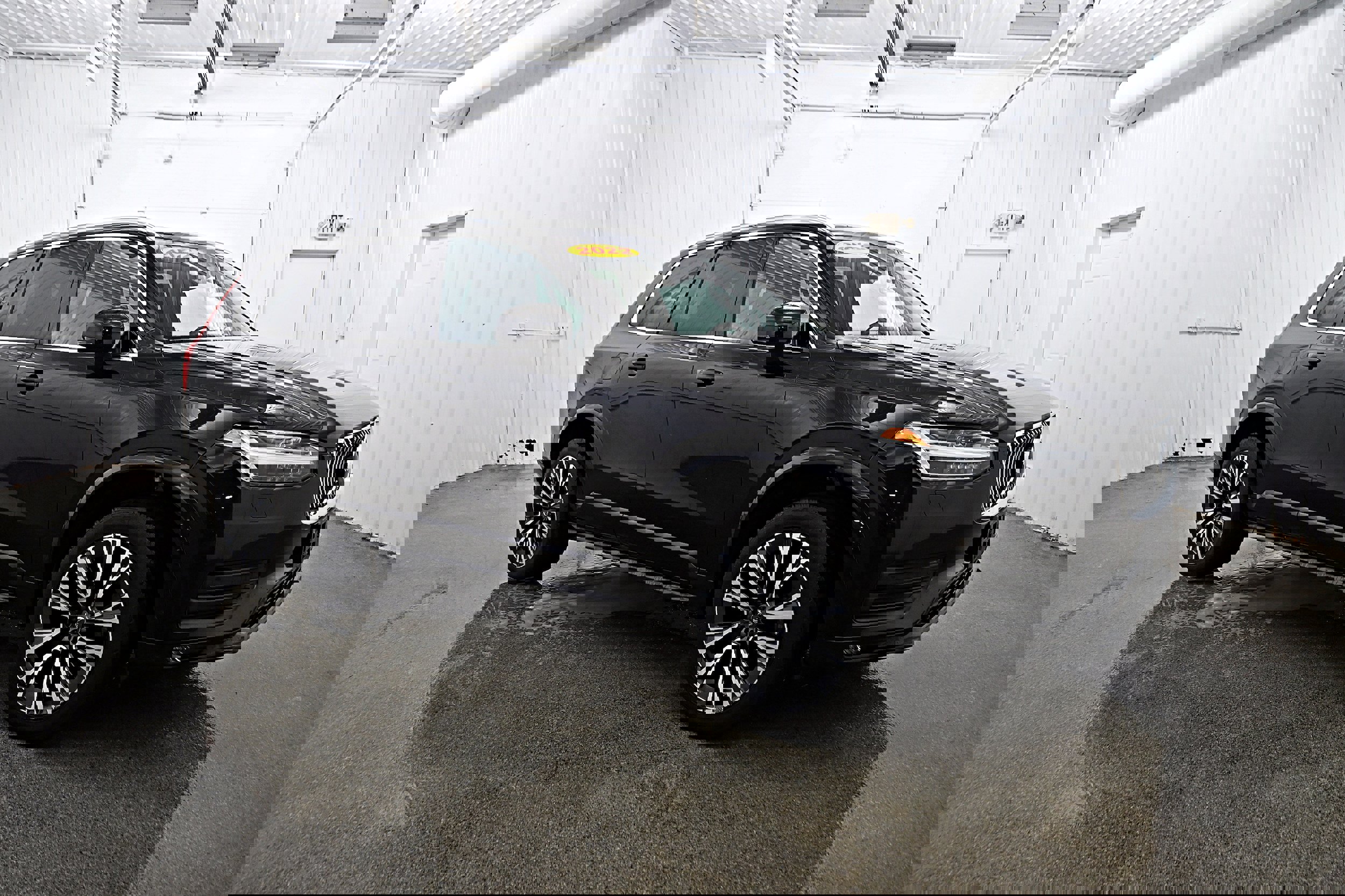 Used 2022 Volvo XC90 T6 Momentum w/ Climate Package image 2