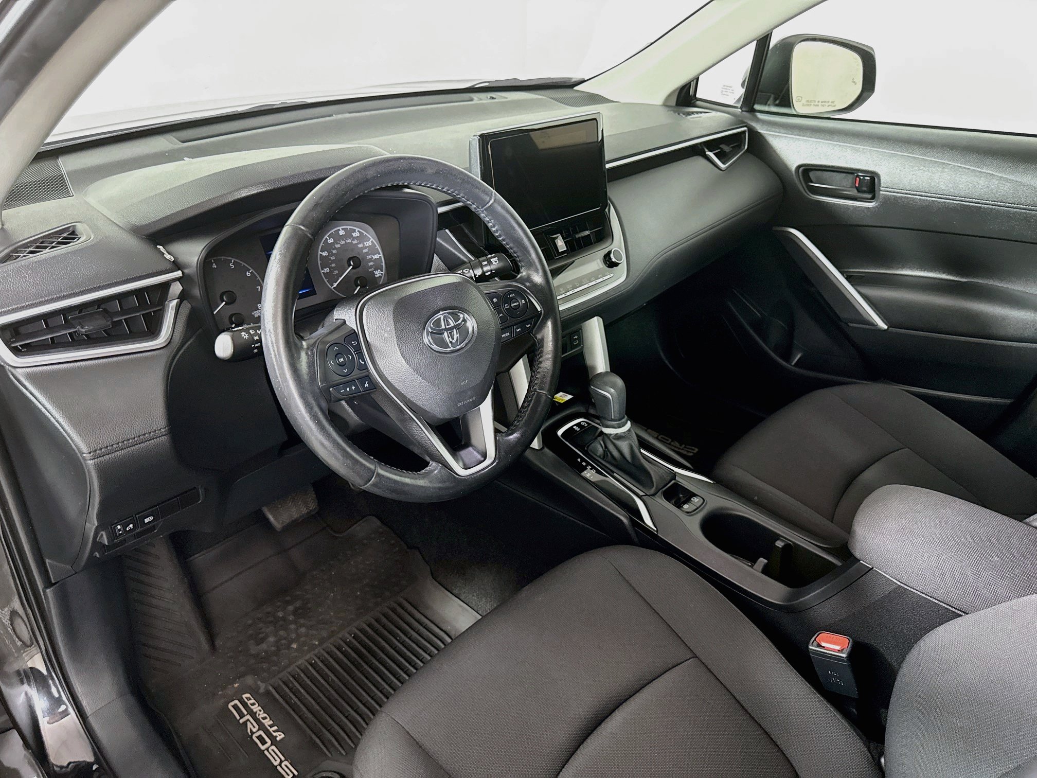 Certified 2023 Toyota Corolla Cross LE AWD/4WD image 9