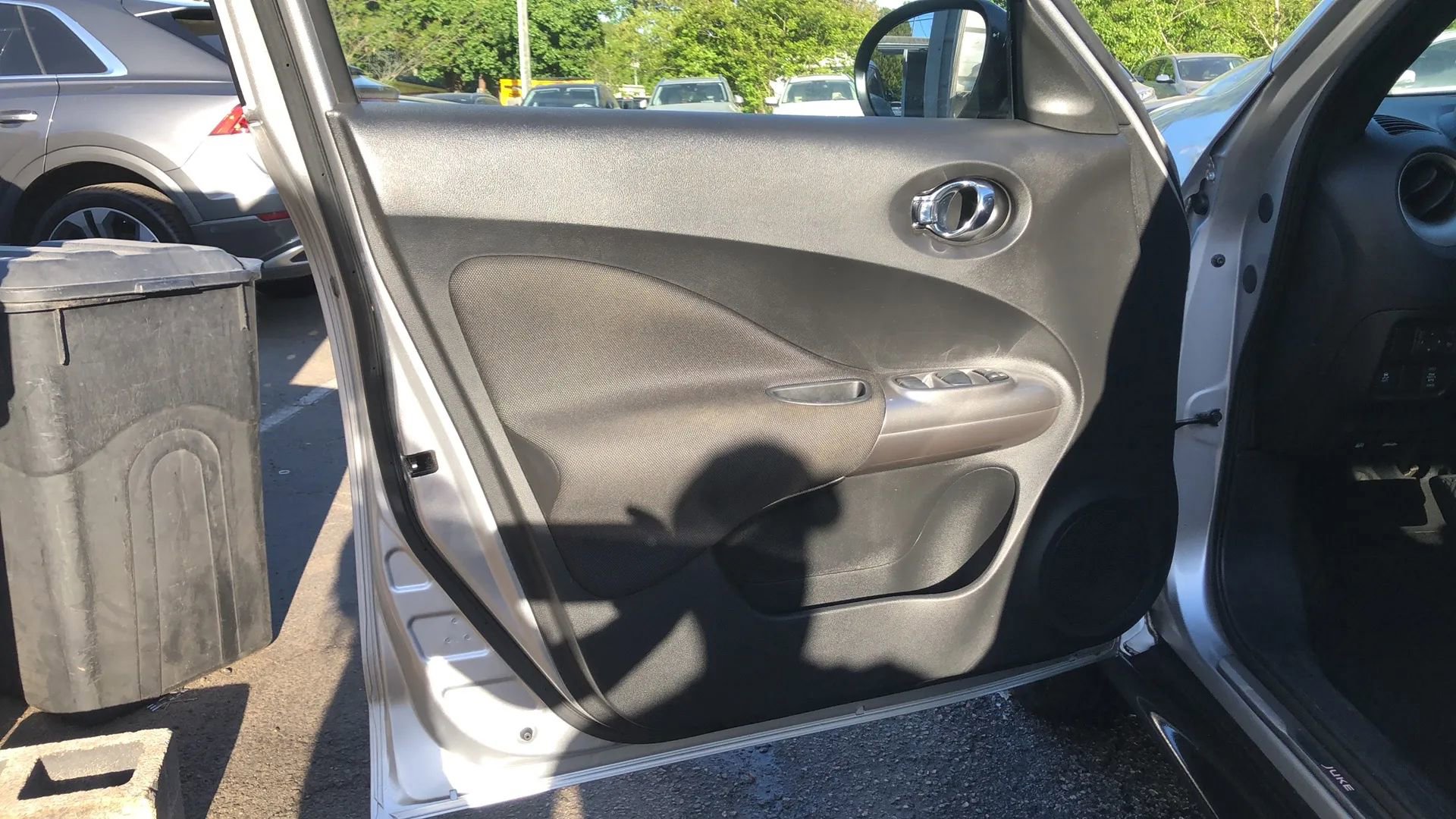 Used 2011 Nissan Juke SL image 26