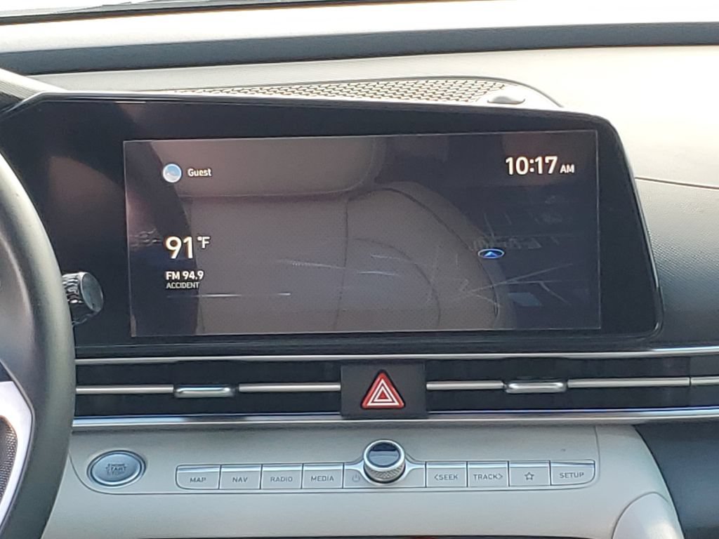 Used 2021 Hyundai Elantra Limited FWD image 14