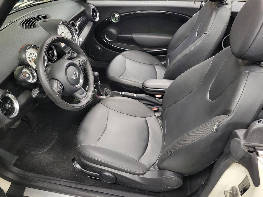 Used 2013 MINI Cooper Convertible image 17