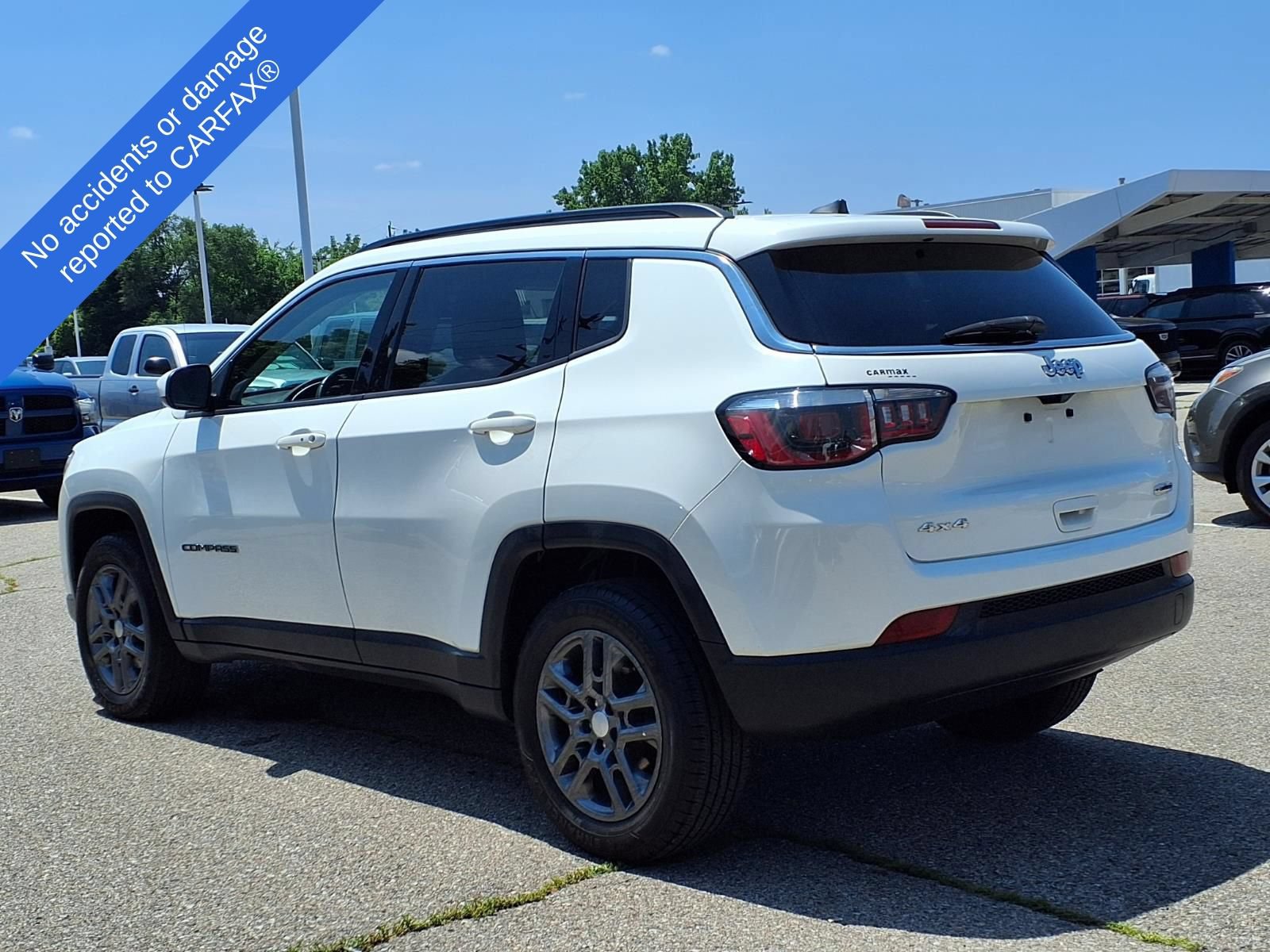 Used 2017 Jeep Compass Latitude w/ Popular Equipment Group AWD/4WD image 8