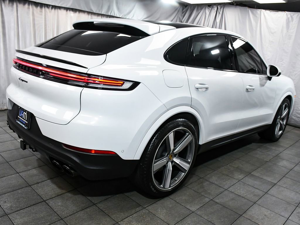Used 2024 Porsche Cayenne Coupe AWD/4WD image 6