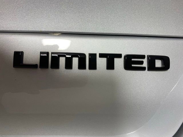 Used 2023 Jeep Grand Cherokee L Limited w/ Black Appearance Package image 37