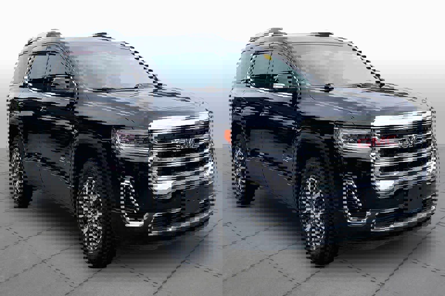 Used 2021 GMC Acadia SLE w/ Driver Convenience Package FWD image 3