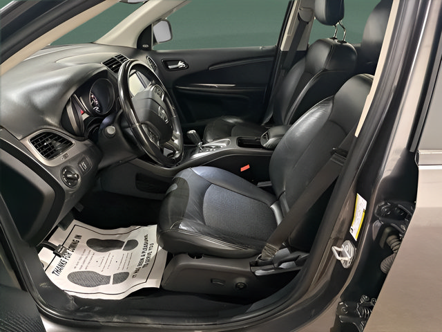 Used 2018 Dodge Journey Crossroad w/ Nav & Sun Group AWD/4WD image 12
