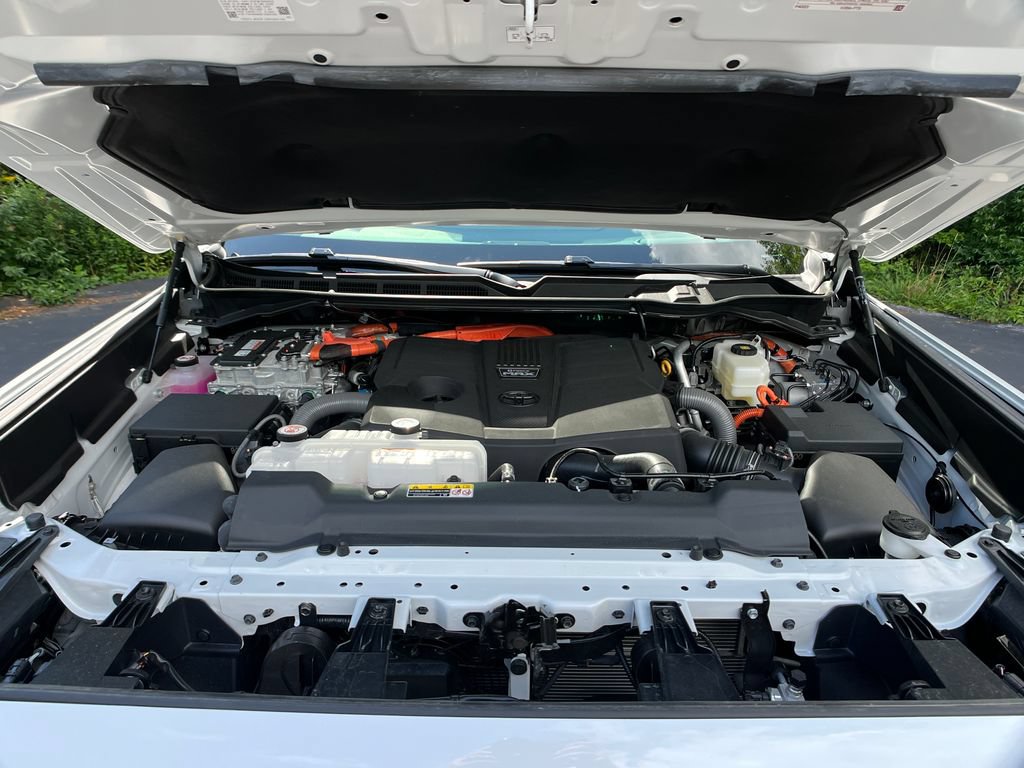 Used 2026 Toyota Sequoia Platinum AWD/4WD image 25
