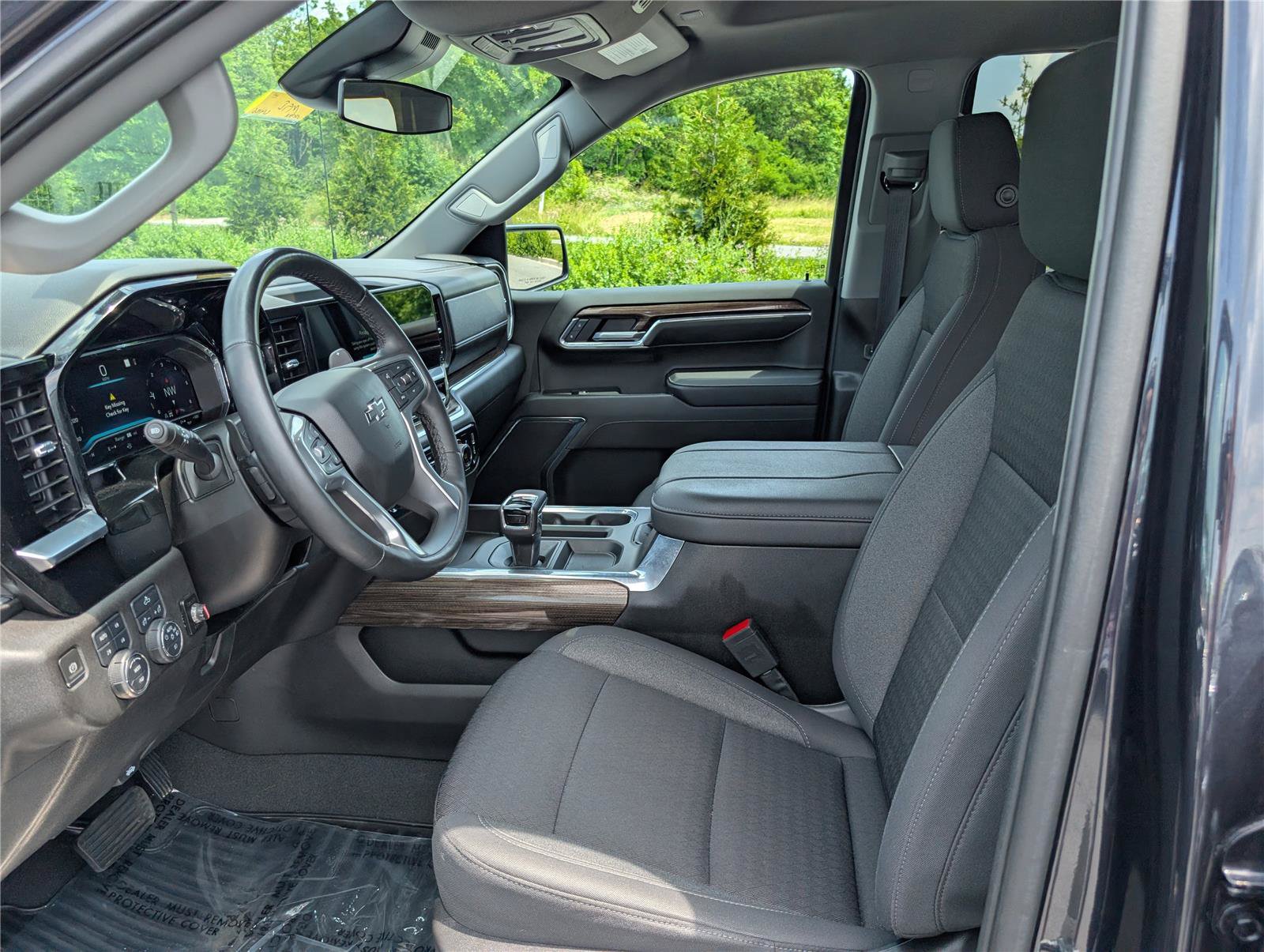 Used 2023 Chevrolet Silverado 1500 RST w/ Z71 Off-Road Package AWD/4WD image 16